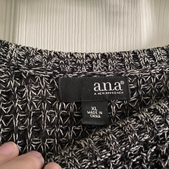 Tunic Black and White Sweater - Picture 3 of 5